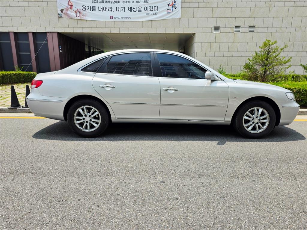 HYUNDAI Grandeur - Vista 4