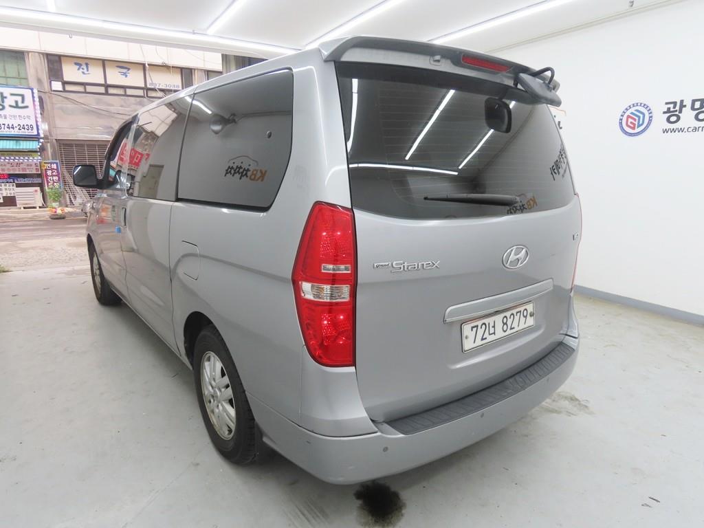 HYUNDAI Starex - Vista 4