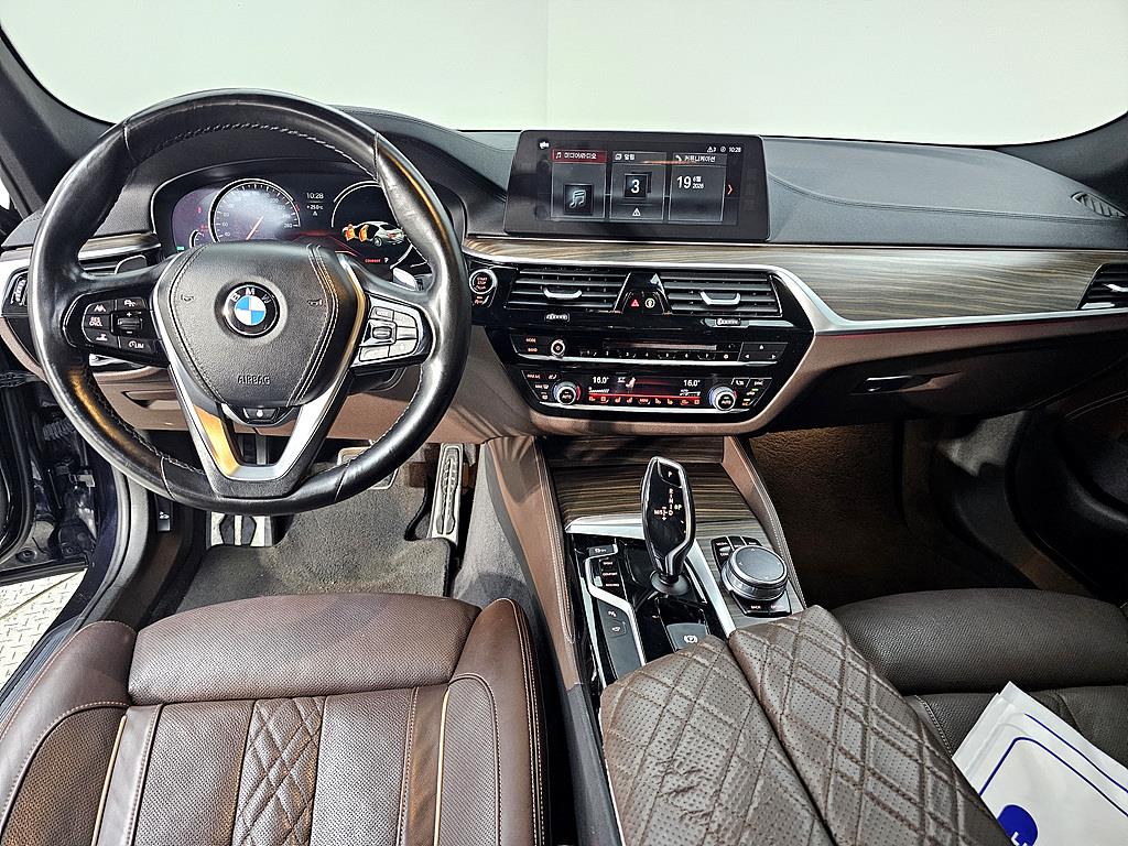 BMW 5 Series - Vista 5