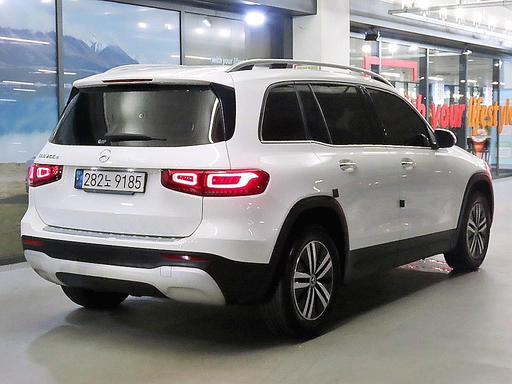 Mercedes Benz GLB Class - Vista 4