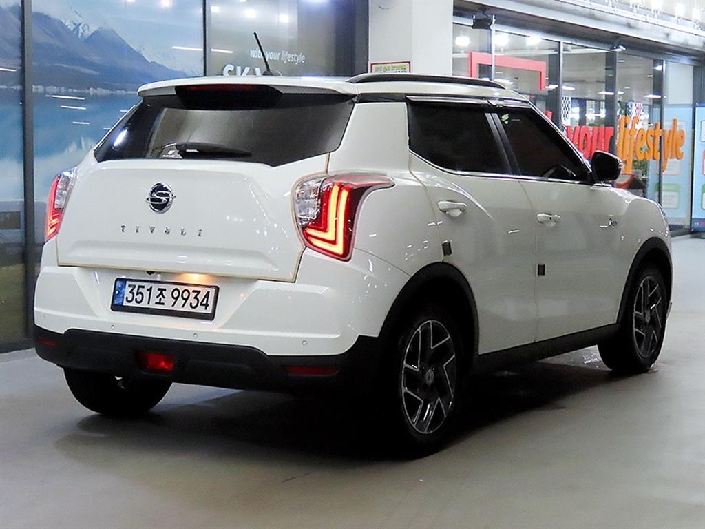 Ssangyong Tivoli - Vista 4