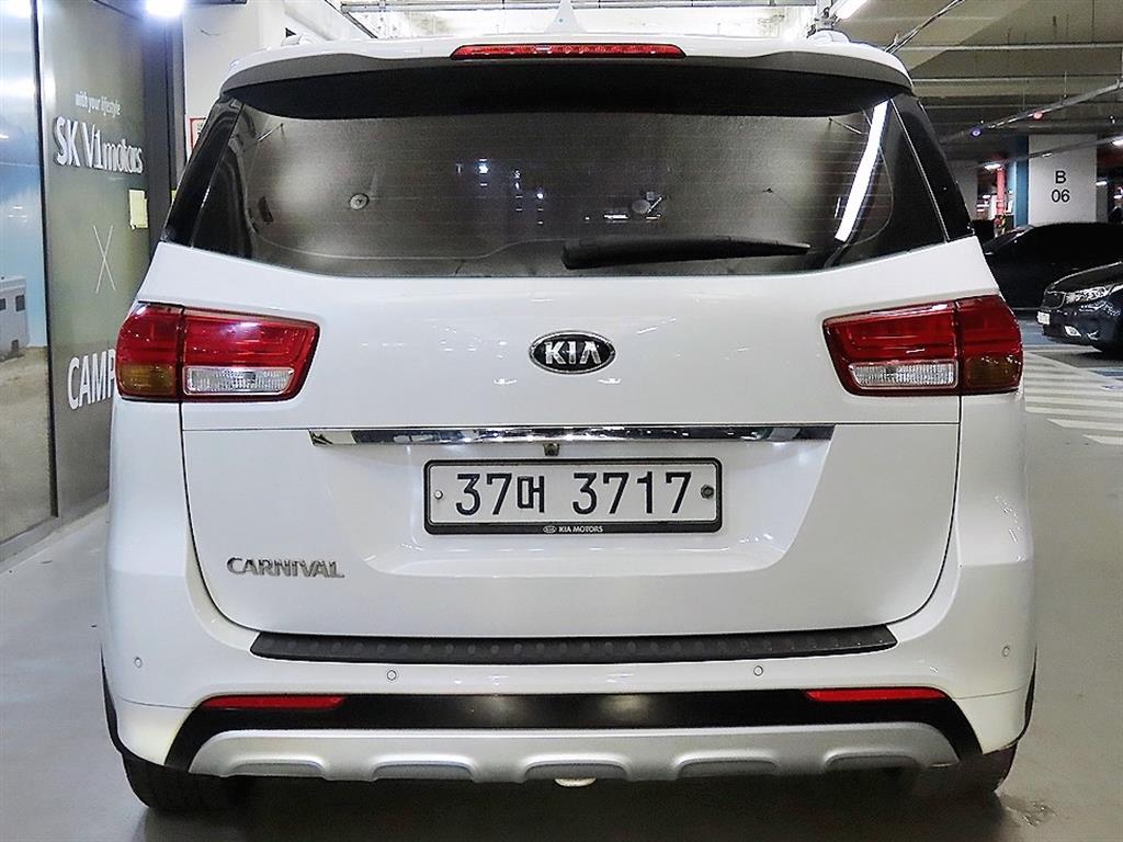 KIA Carnival - Vista 5