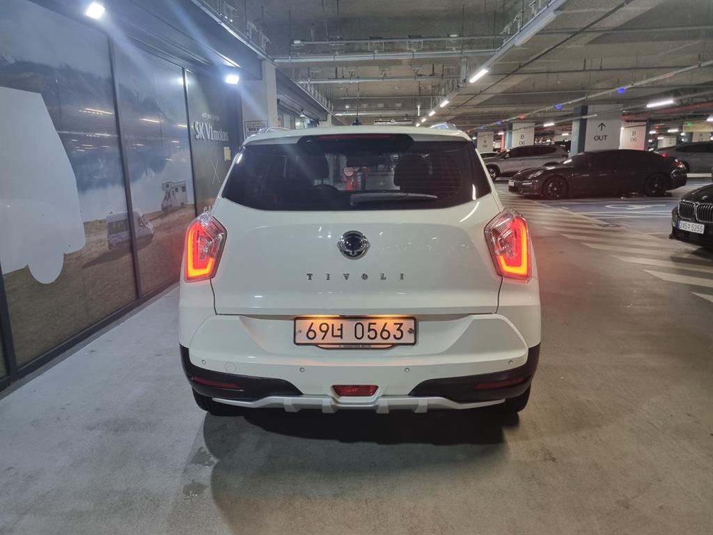 Ssangyong Tivoli - Vista 4