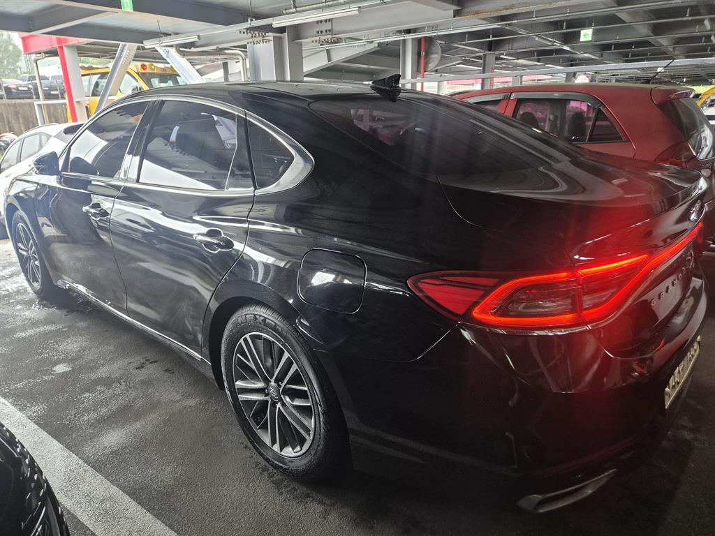 HYUNDAI Grandeur - Vista 4