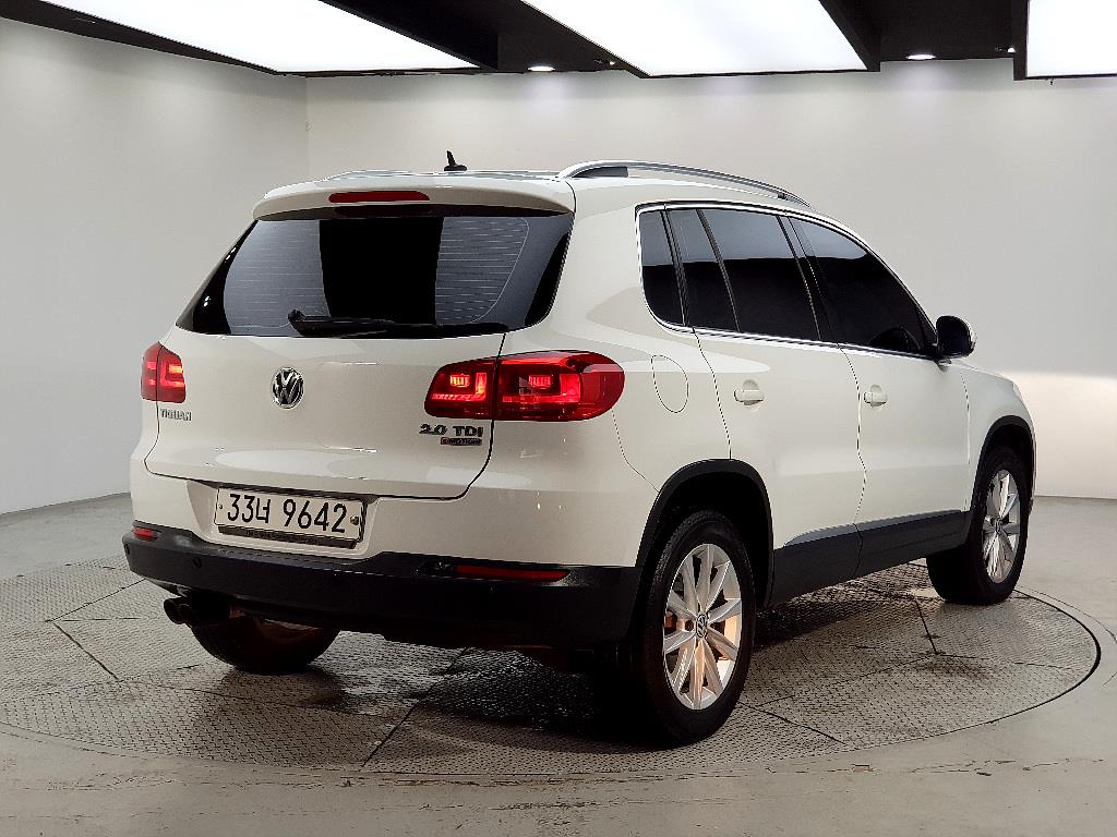 Volkswagen Tiguan - Vista 4
