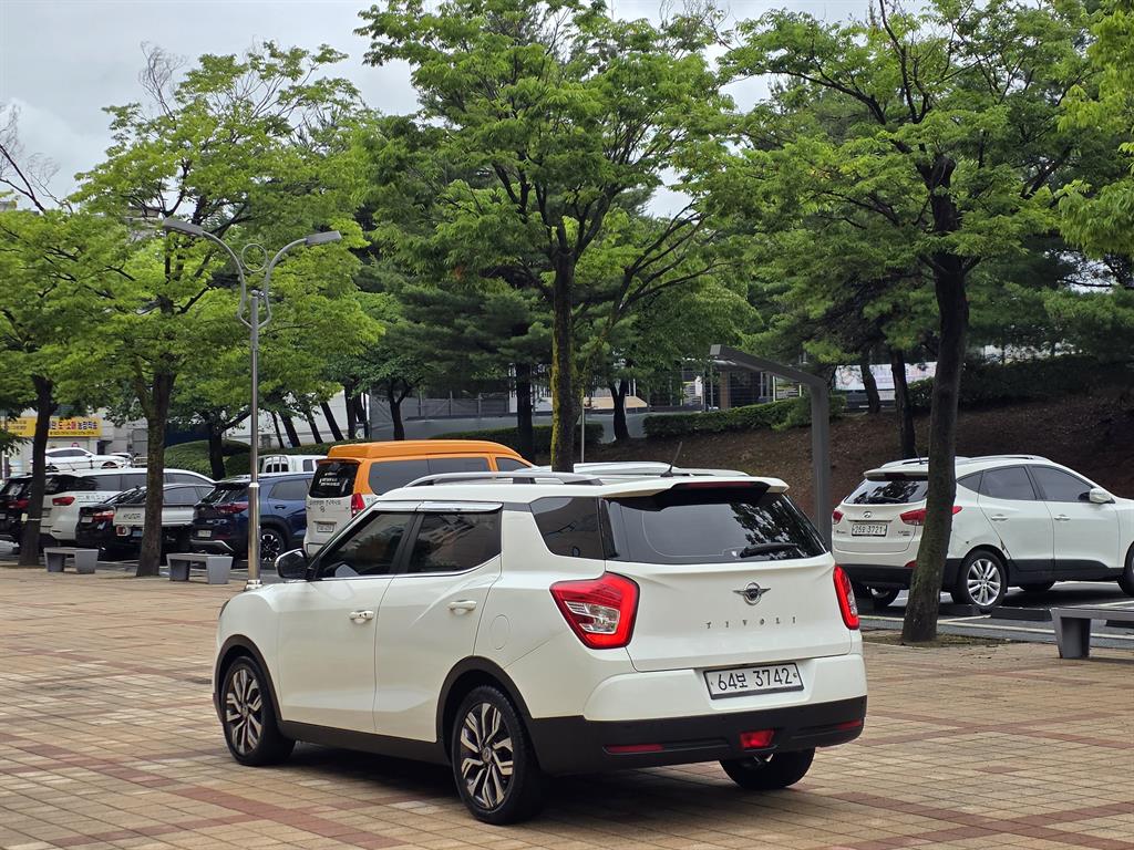 Ssangyong Tivoli - Vista 4