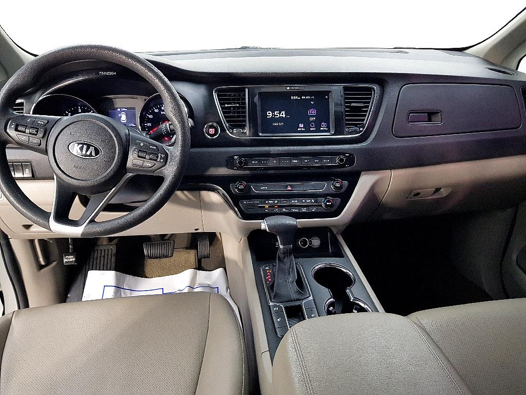 KIA Carnival - Vista 5