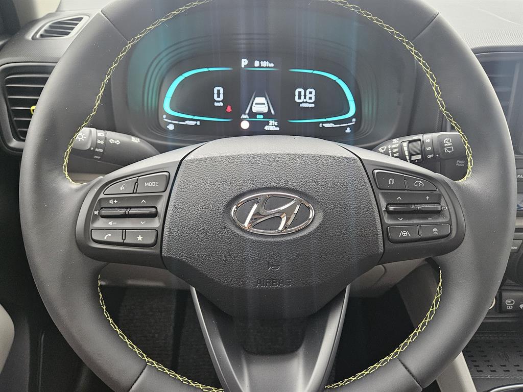 HYUNDAI Venue - Vista 5