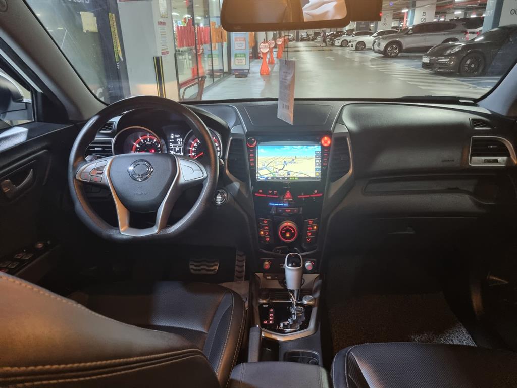 Ssangyong Tivoli - Vista 5