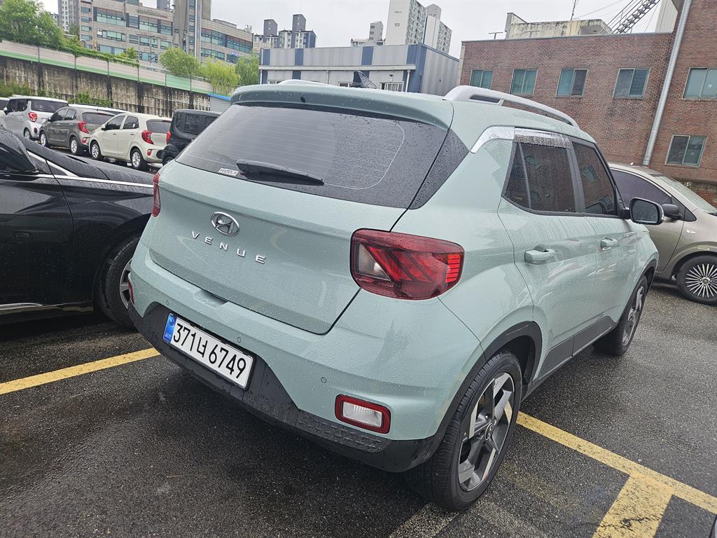 HYUNDAI Venue - Vista 4