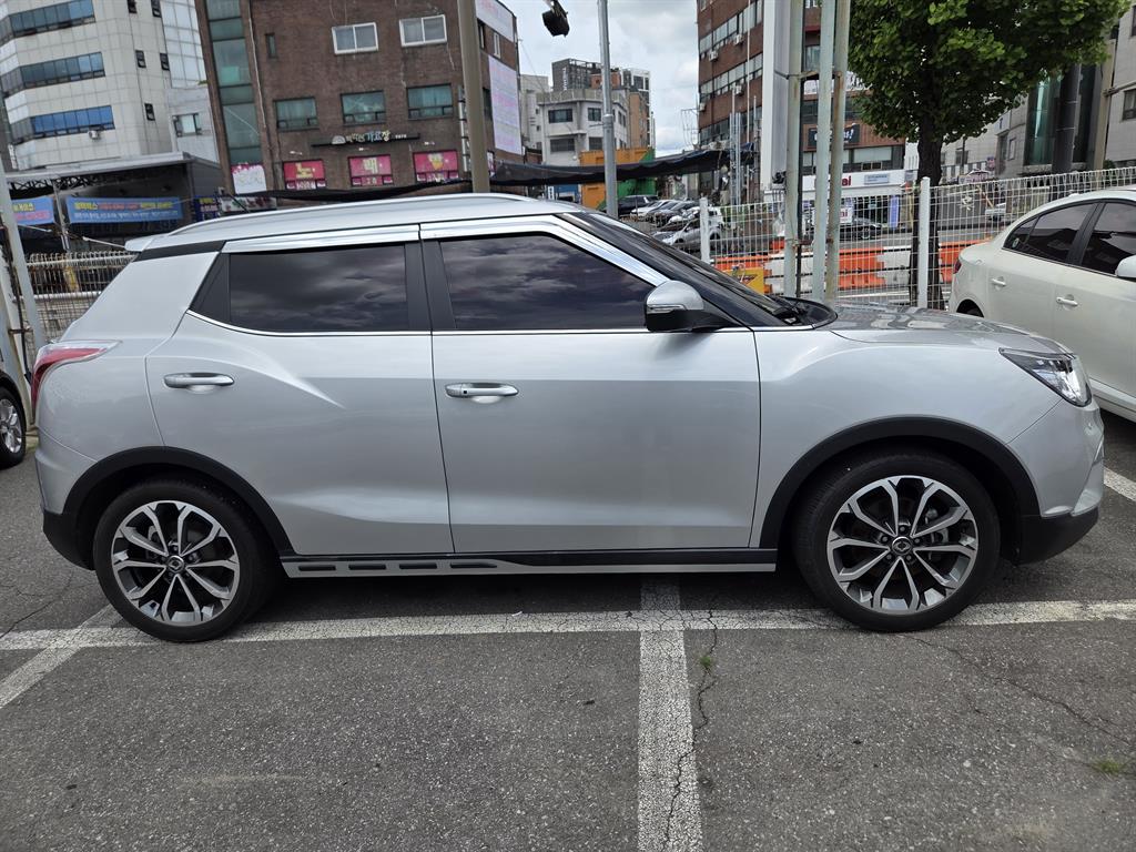 Ssangyong Tivoli - Vista 4