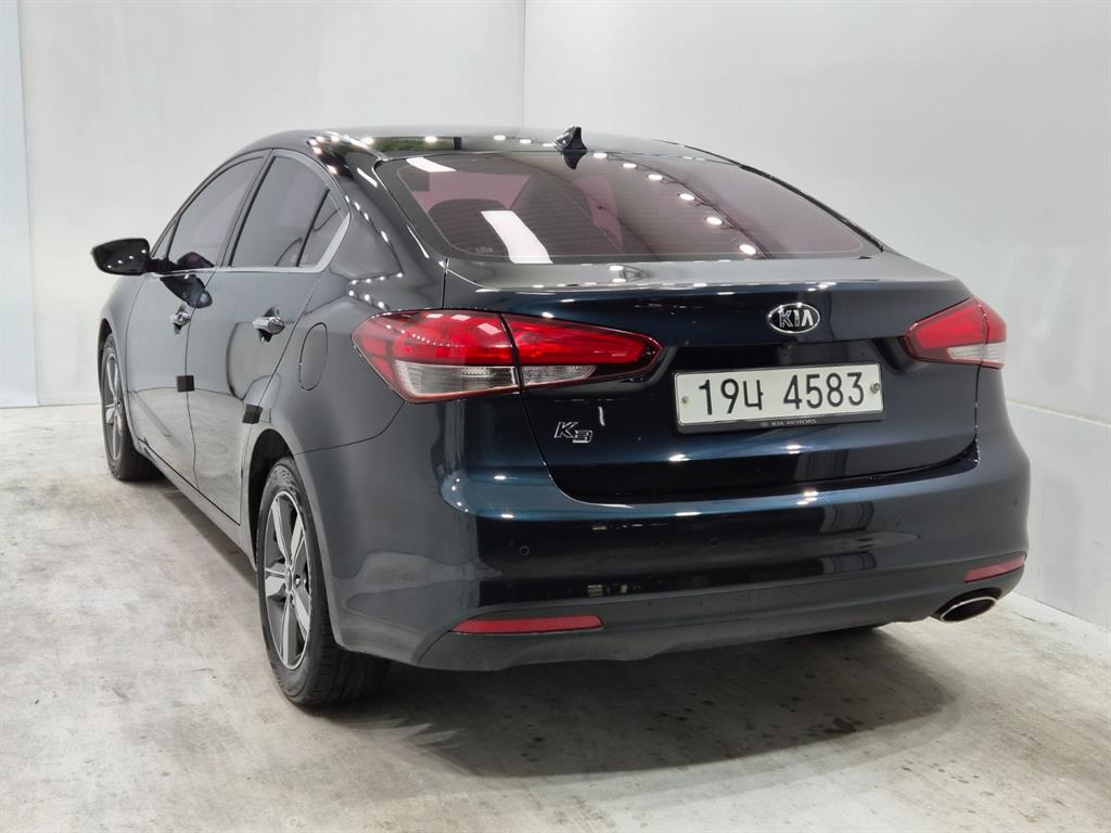KIA K3 - Vista 4