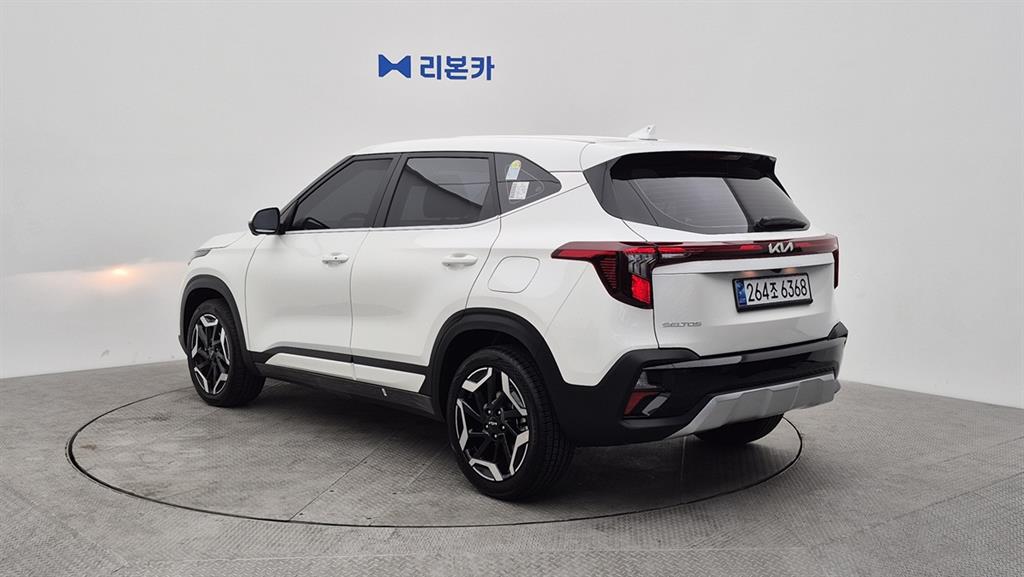 KIA Seltos - Vista 4