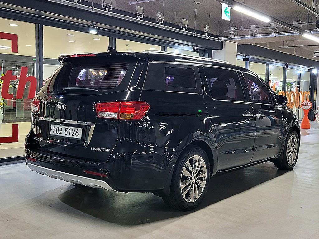 KIA Carnival - Vista 4