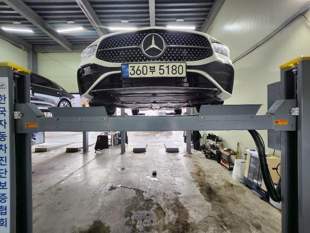 Mercedes-Benz CLA-Class CLA250 4MATIC AMG Line