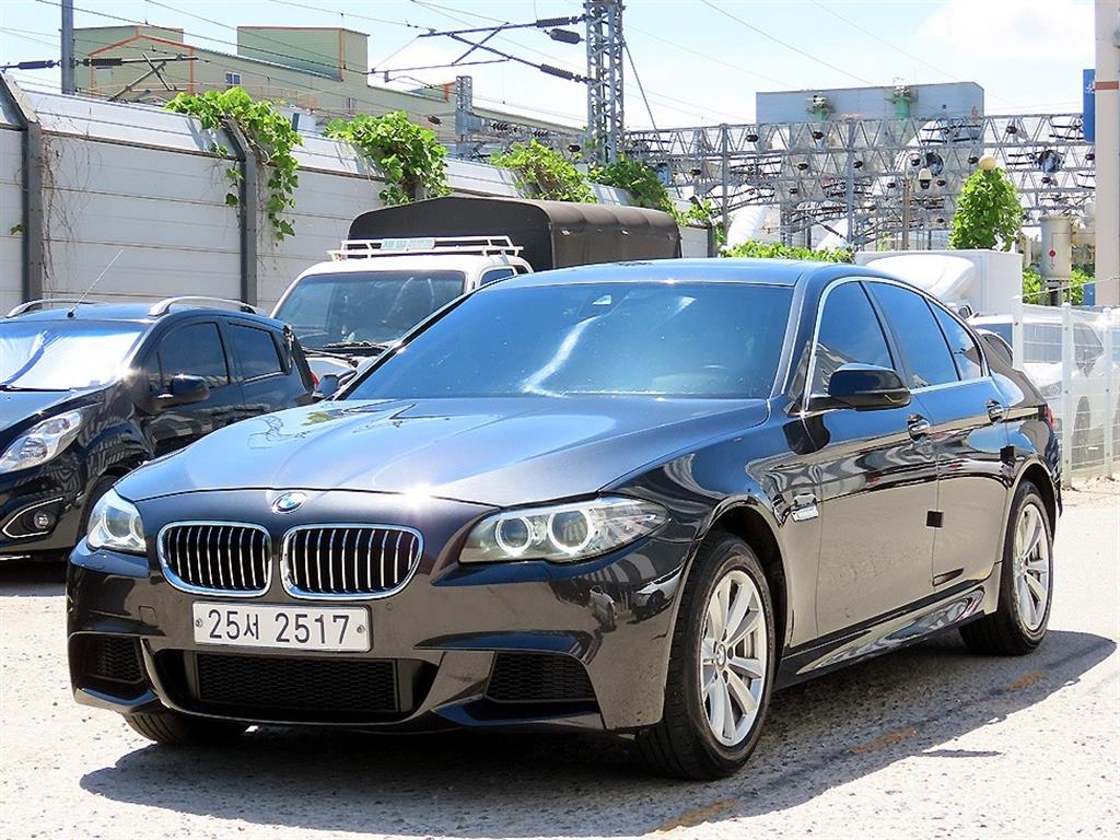 BMW 5시리즈 520d xDrive 사진 2/20