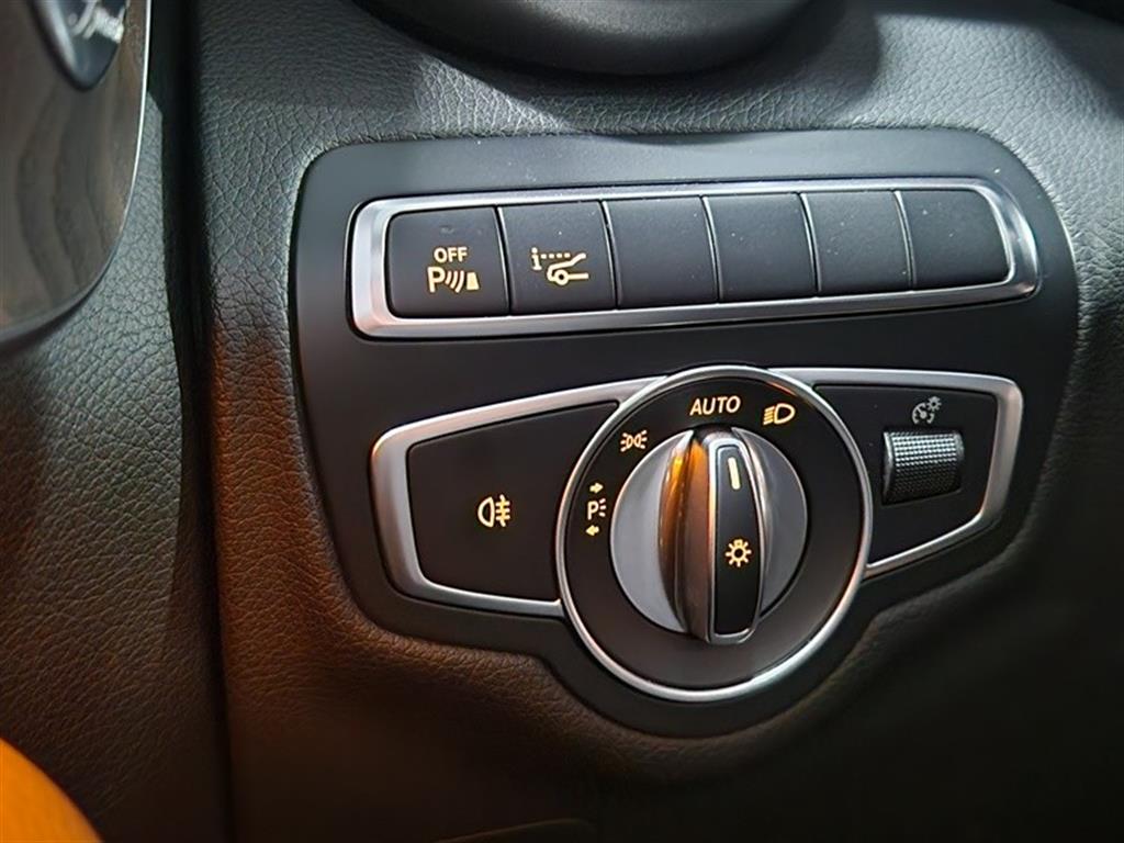 Mercedes-Benz C-Class C200 Cabriolet 10