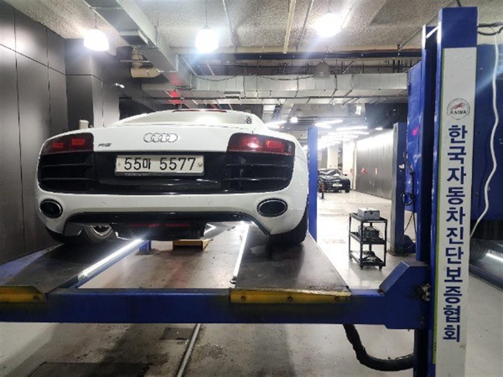 Audi R8 5.2 V10 Coupe