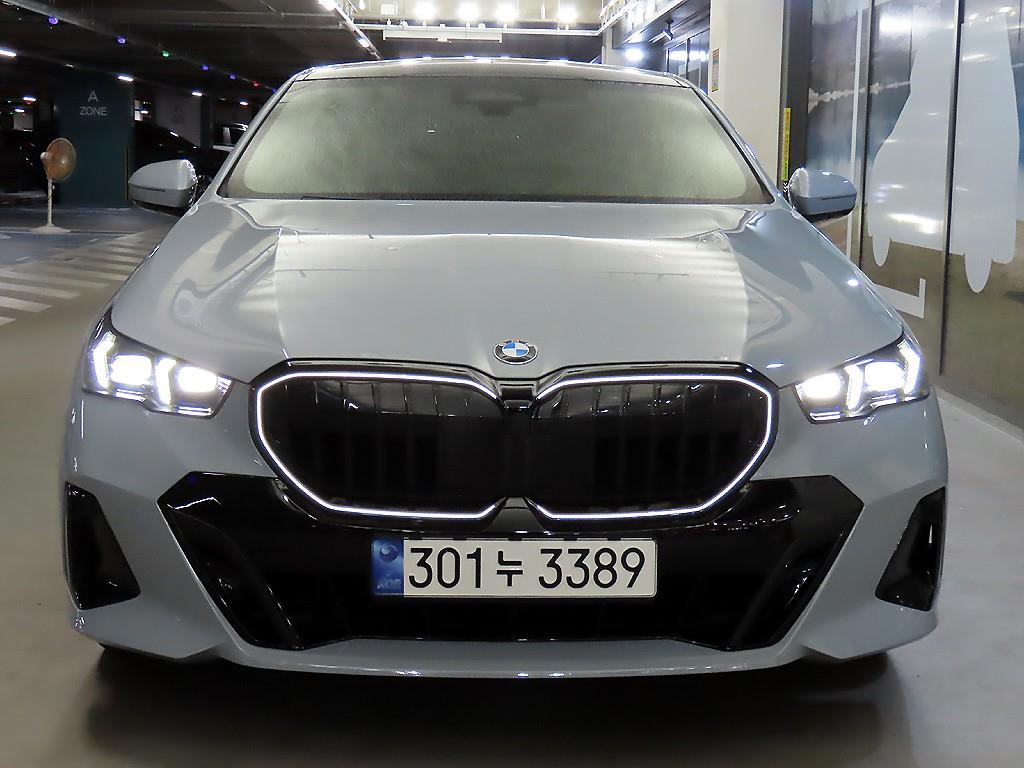 BMW 5시리즈 520i 스페셜 에디션 사진