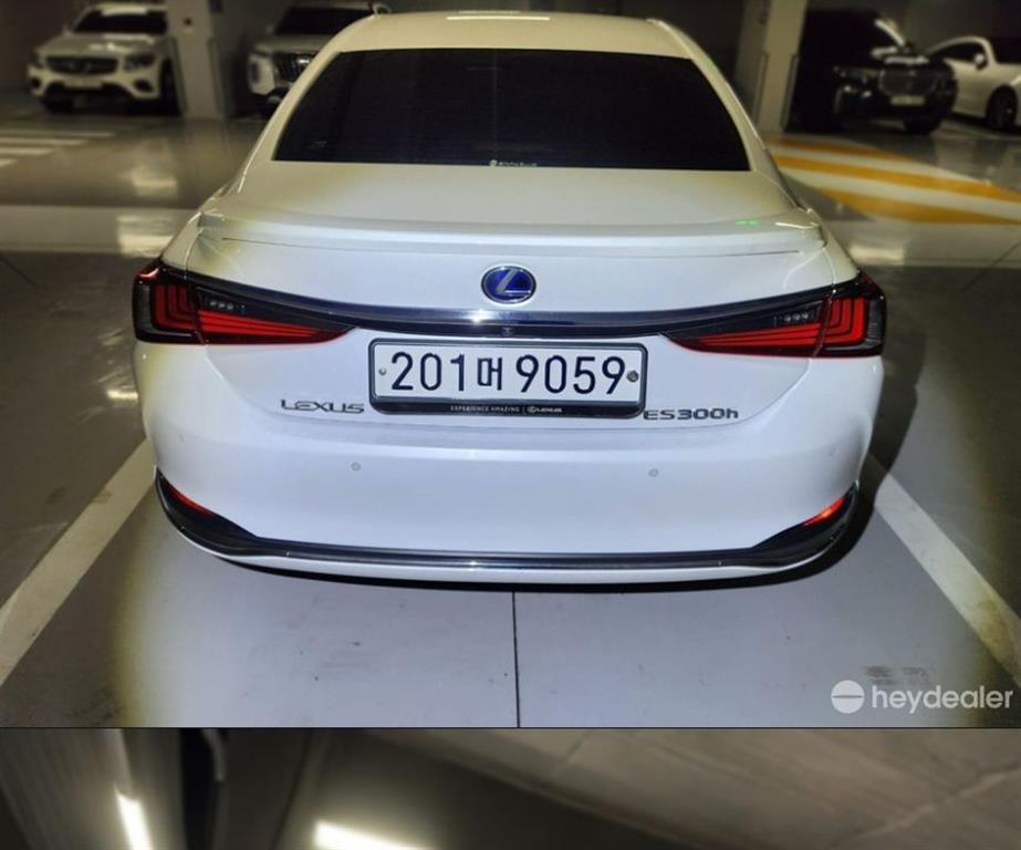 Lexus ES Executive 4