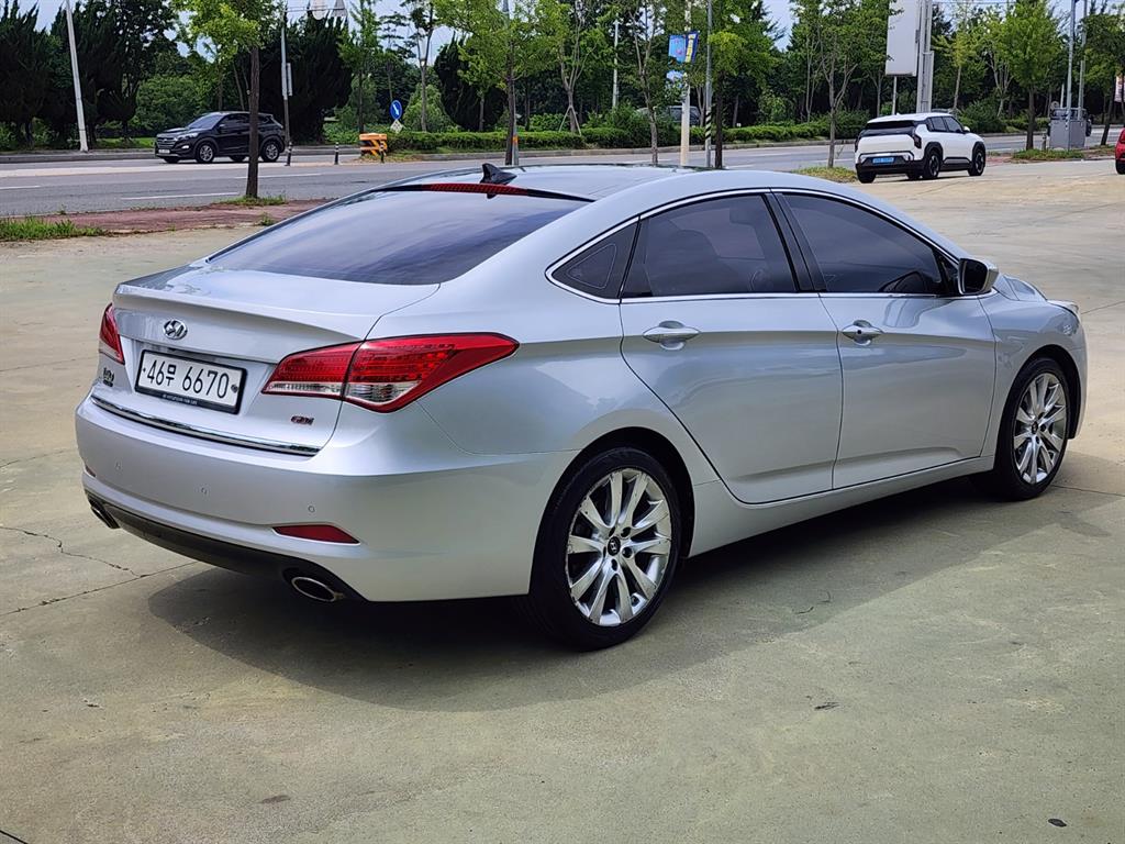 Hyundai i40 2.0 GDI D Spec 4