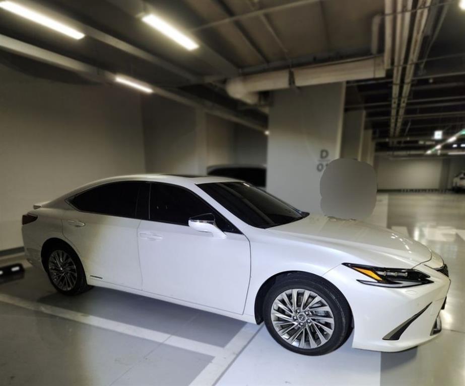 Lexus ES Executive 3
