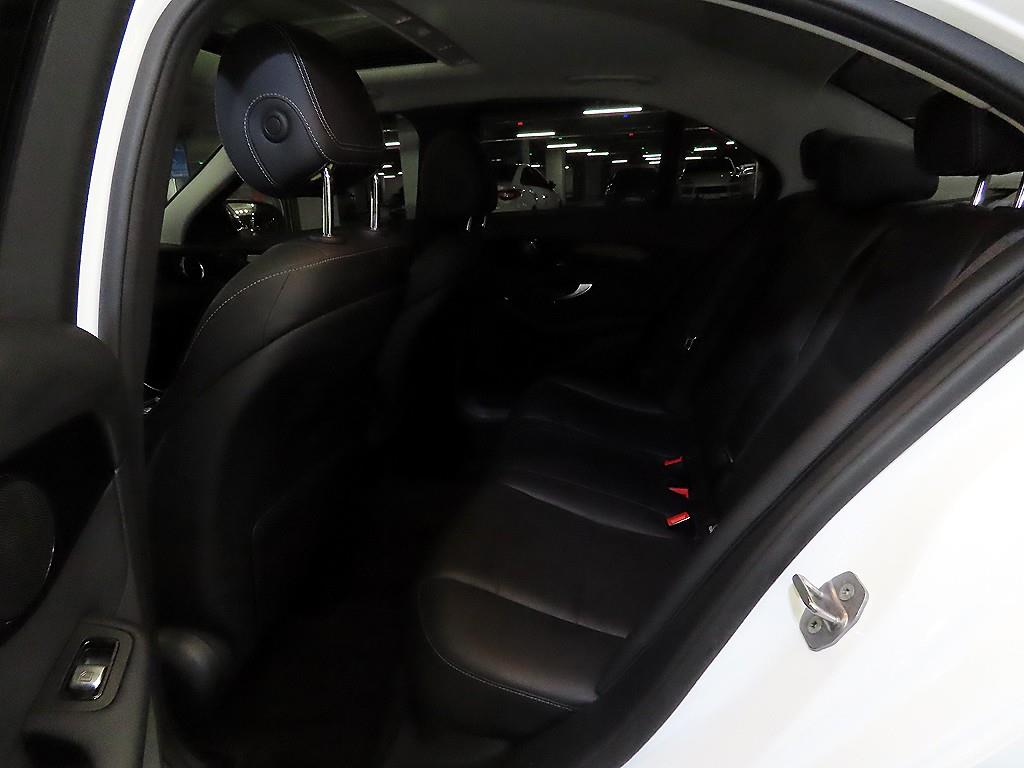 Mercedes-Benz C-Class C200 8