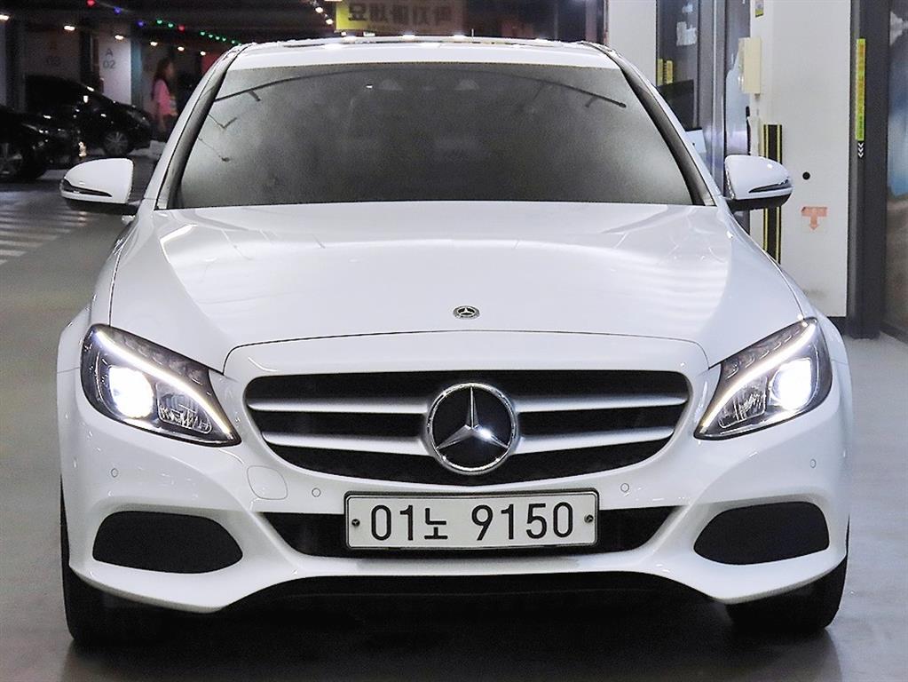 Mercedes-Benz C-Class C200 3