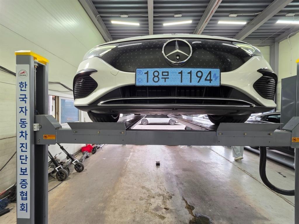 Mercedes-Benz EQE-Class EQE350+