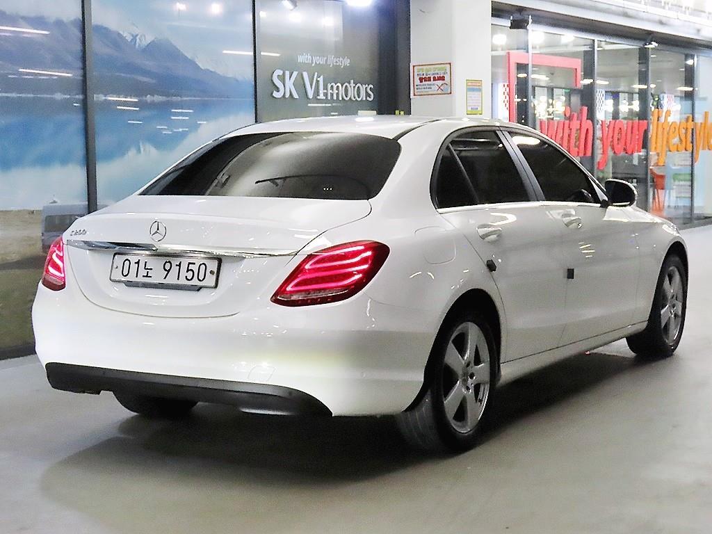 Mercedes-Benz C-Class C200 5