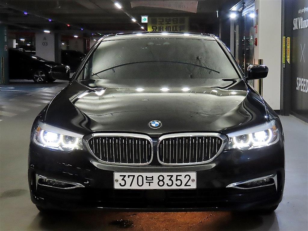 BMW 5시리즈 520i 럭셔리 사진