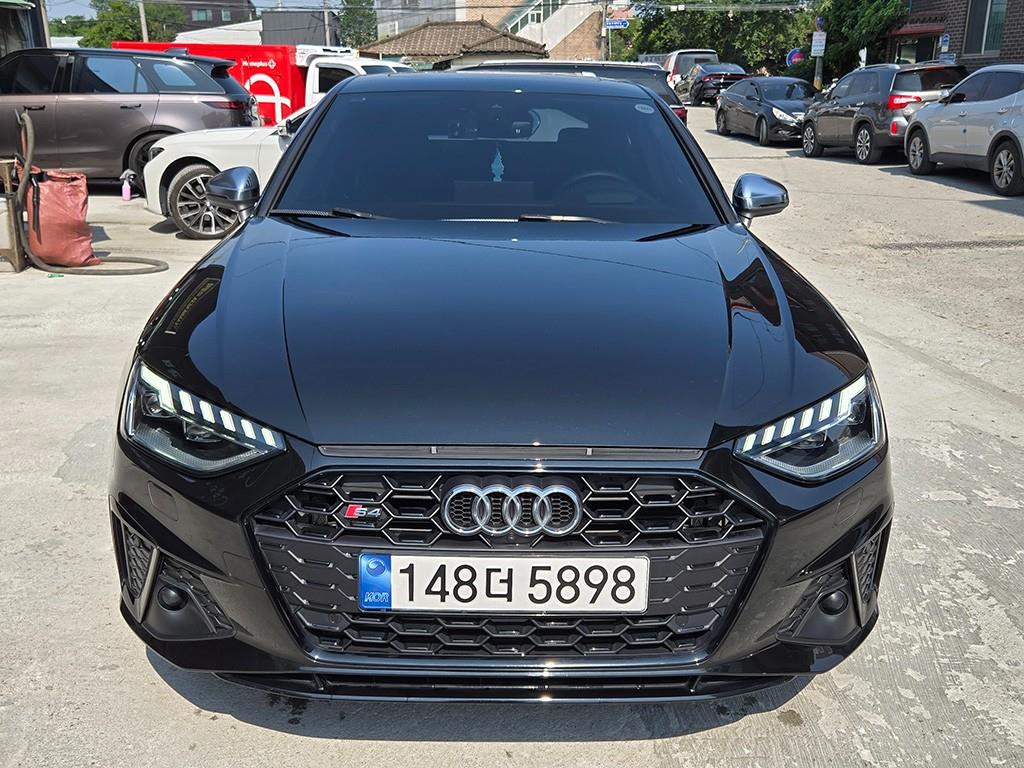 S4 (B9) 3.0 TFSI 콰트로 2022년식