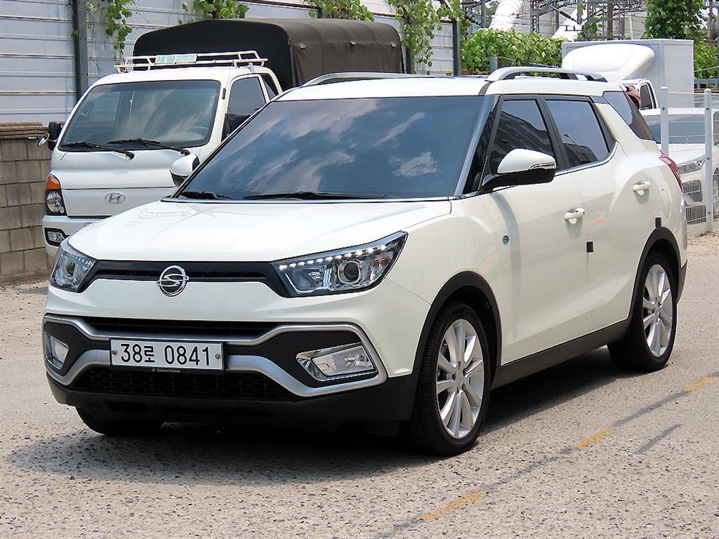 KGM 티볼리 2WD 디젤 1.6 IX 사진 2/20