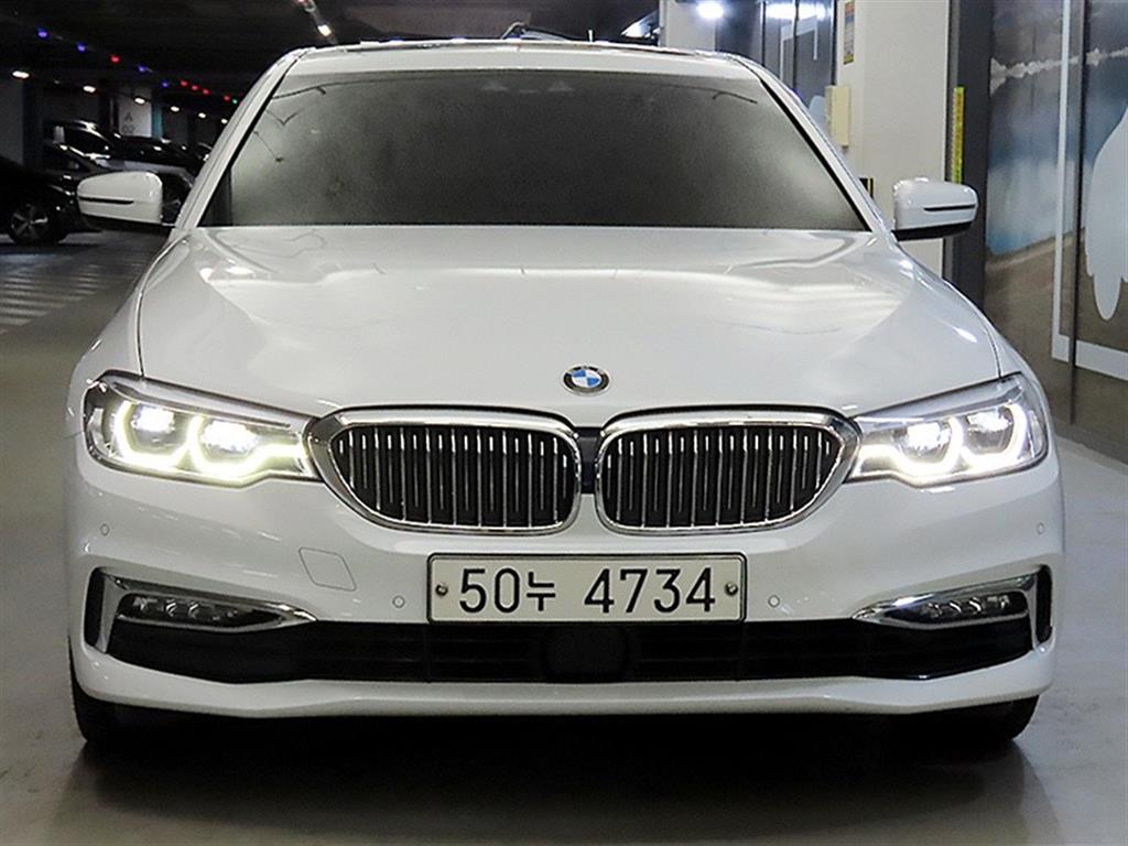 BMW 5시리즈 530i xDrive 럭셔리 플러스 사진