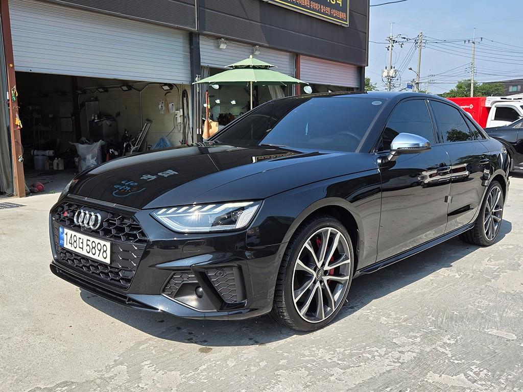 아우디 S4 3.0 TFSI 콰트로 사진 2/20