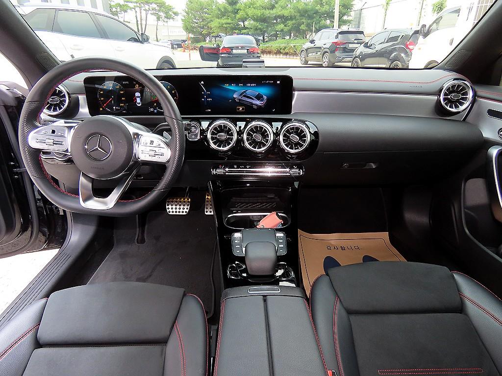 Mercedes-Benz CLA-Class CLA250 4MATIC 8