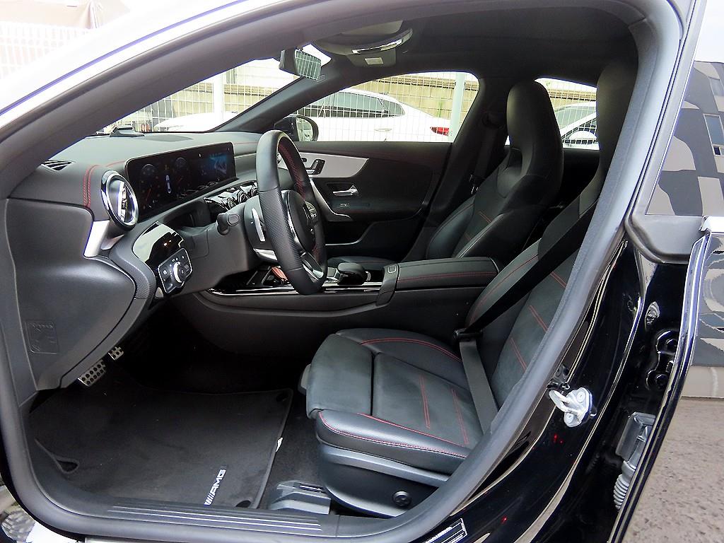 Mercedes-Benz CLA-Class CLA250 4MATIC 6