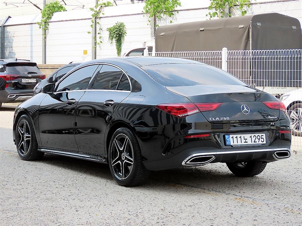 Mercedes-Benz CLA-Class CLA250 4MATIC 4