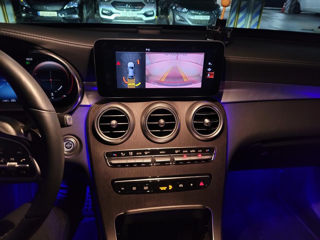 Mercedes-Benz GLC-Class GLC300 4MATIC Premium Coupe 5