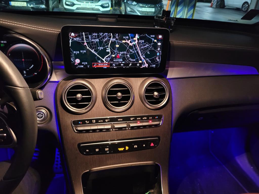 Mercedes-Benz GLC-Class GLC300 4MATIC Premium Coupe 4