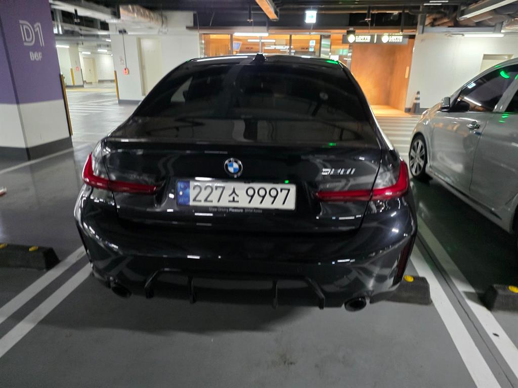 BMW 3 Series 320i M Sport 5