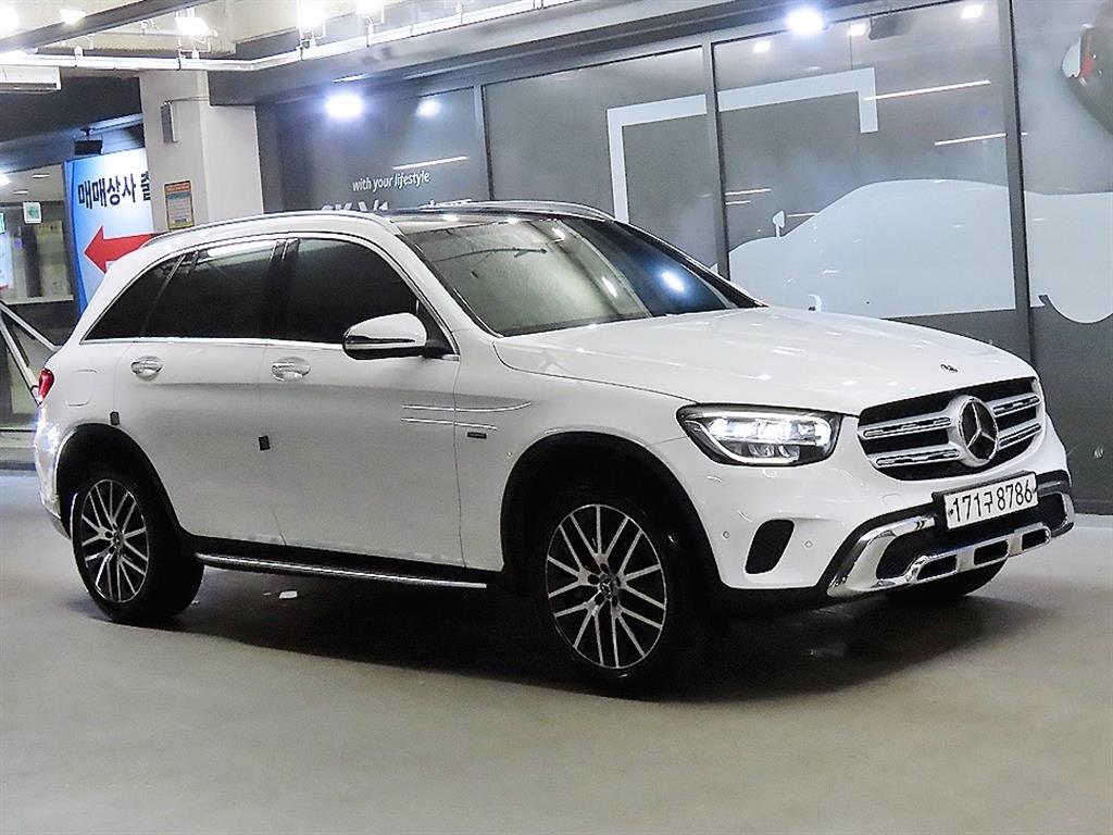Mercedes-Benz GLC-Class GLC300e 4MATIC