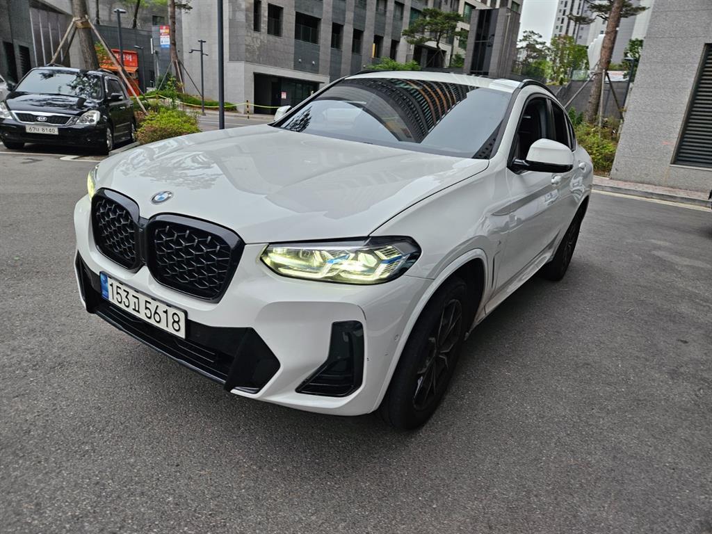 BMW X4 xDrive 20i M Sport Pro 4