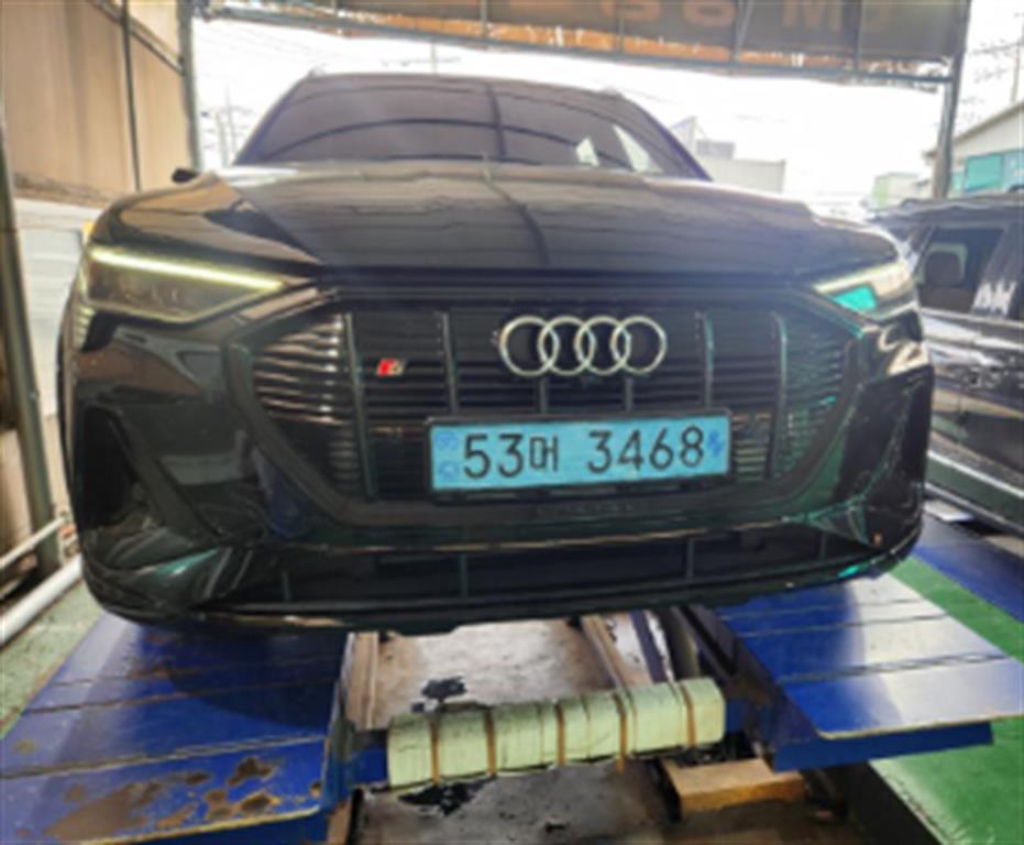 Audi e-tron S