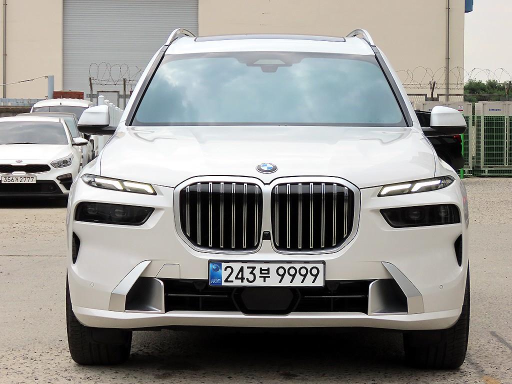 BMW X7 xDrive 40i Design Pure Excelence