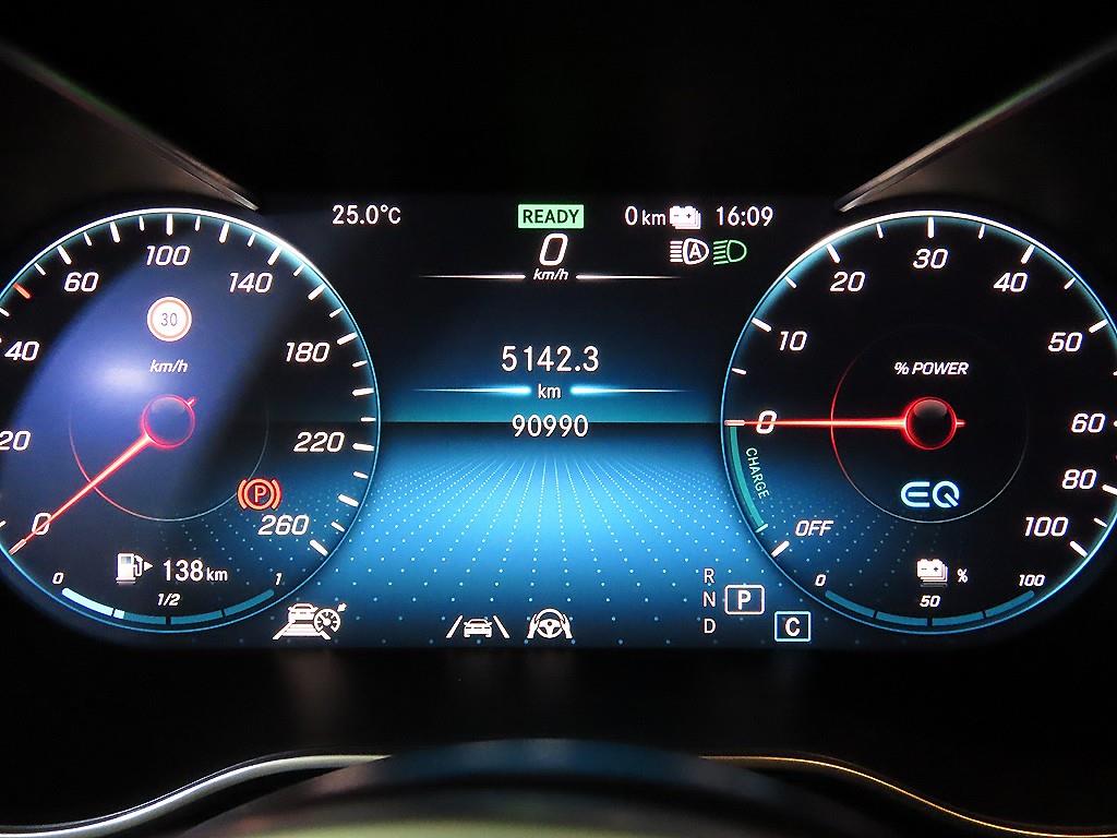 Mercedes-Benz GLC-Class GLC300e 4MATIC 9