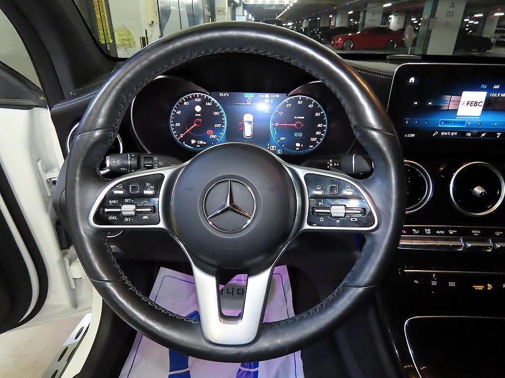 Mercedes-Benz GLC-Class GLC300e 4MATIC 10