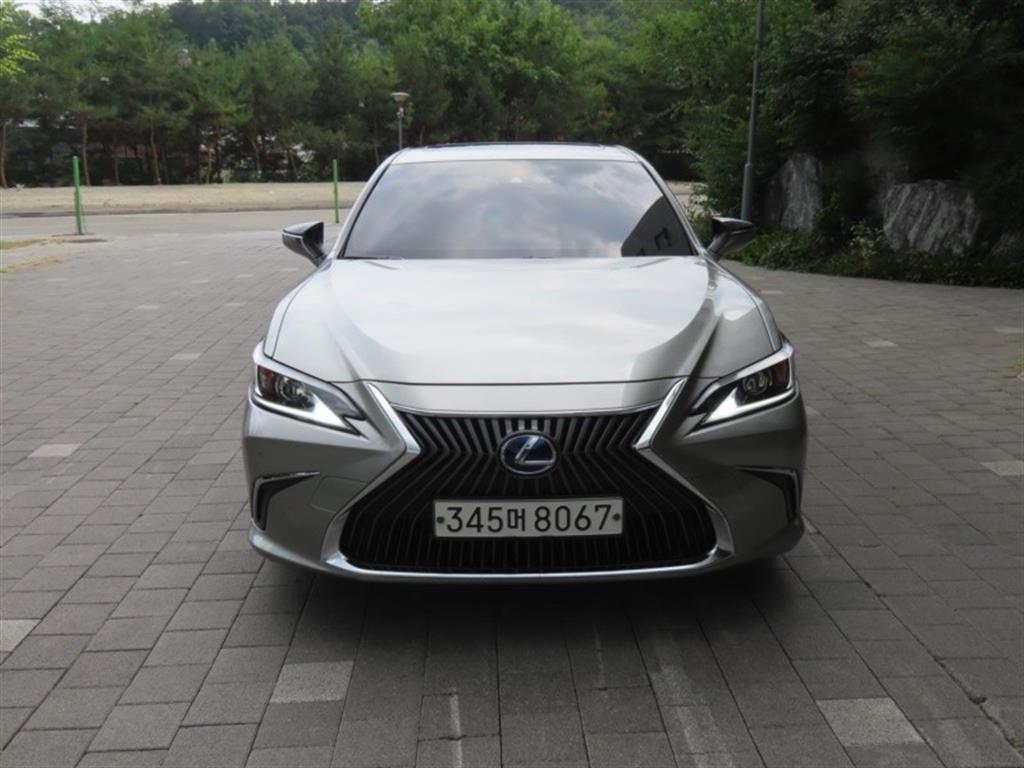 Lexus ES Luxury Plus