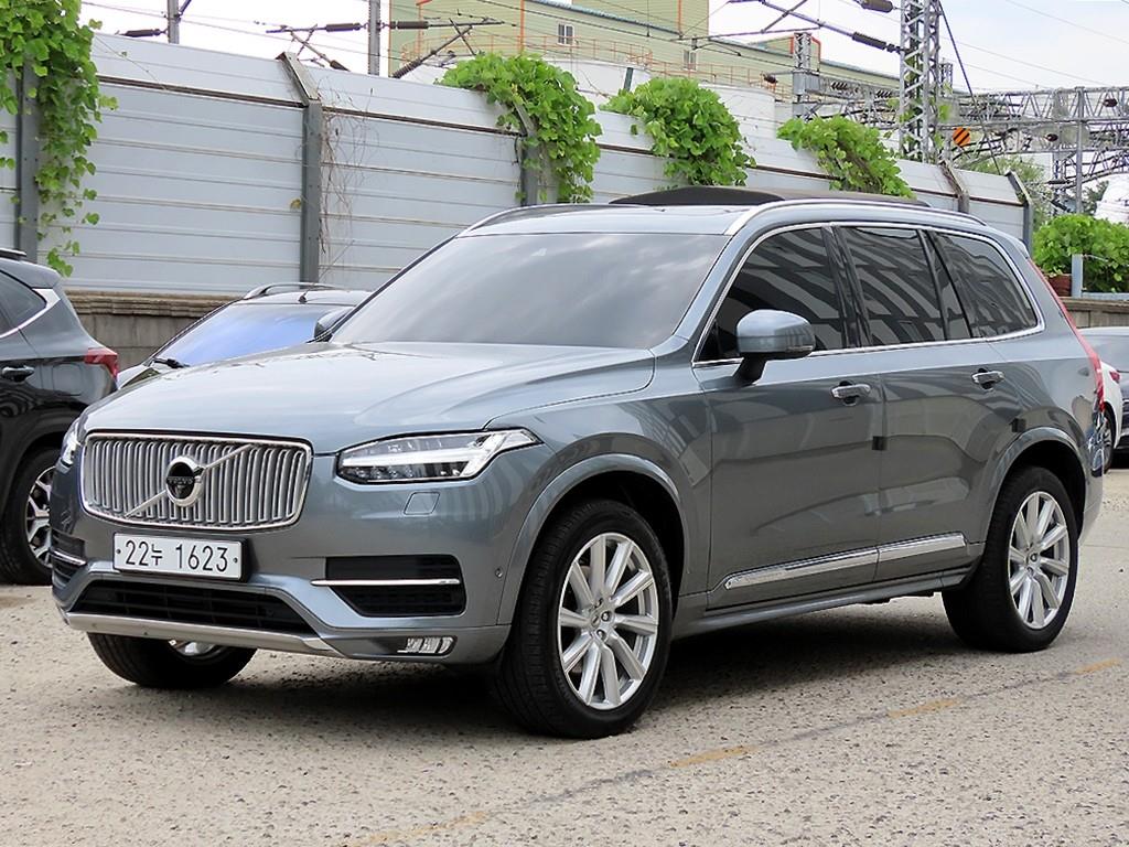 볼보 XC90 2.0 D5 AWD 인스크립션 사진