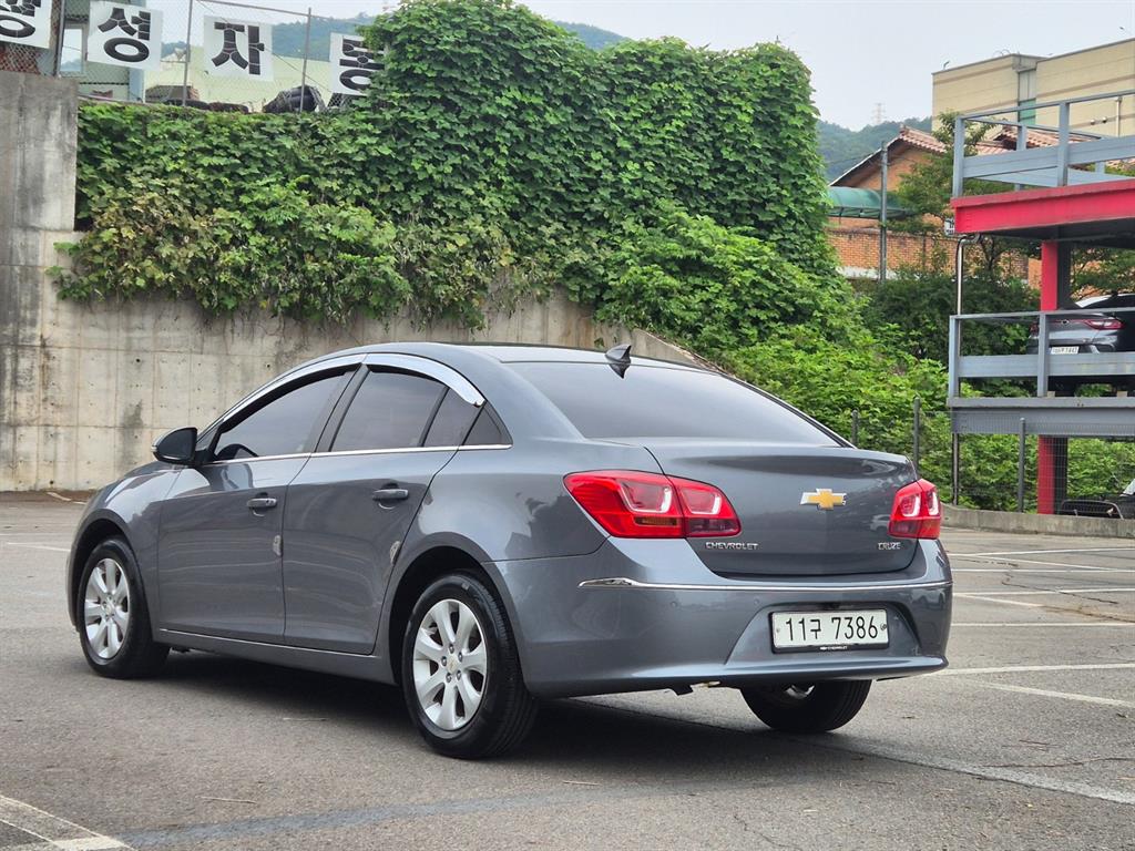 Chevrolet Cruze 1.8 LT 5